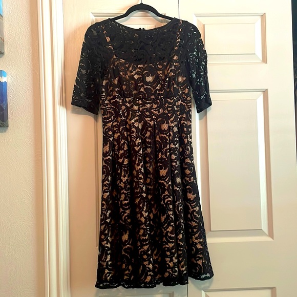 Black Lace Adrianna Papell wedding guest dress - Picture 1 of 5